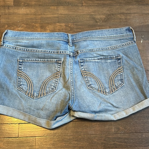 Hollister Shorts - Picture 3 of 3